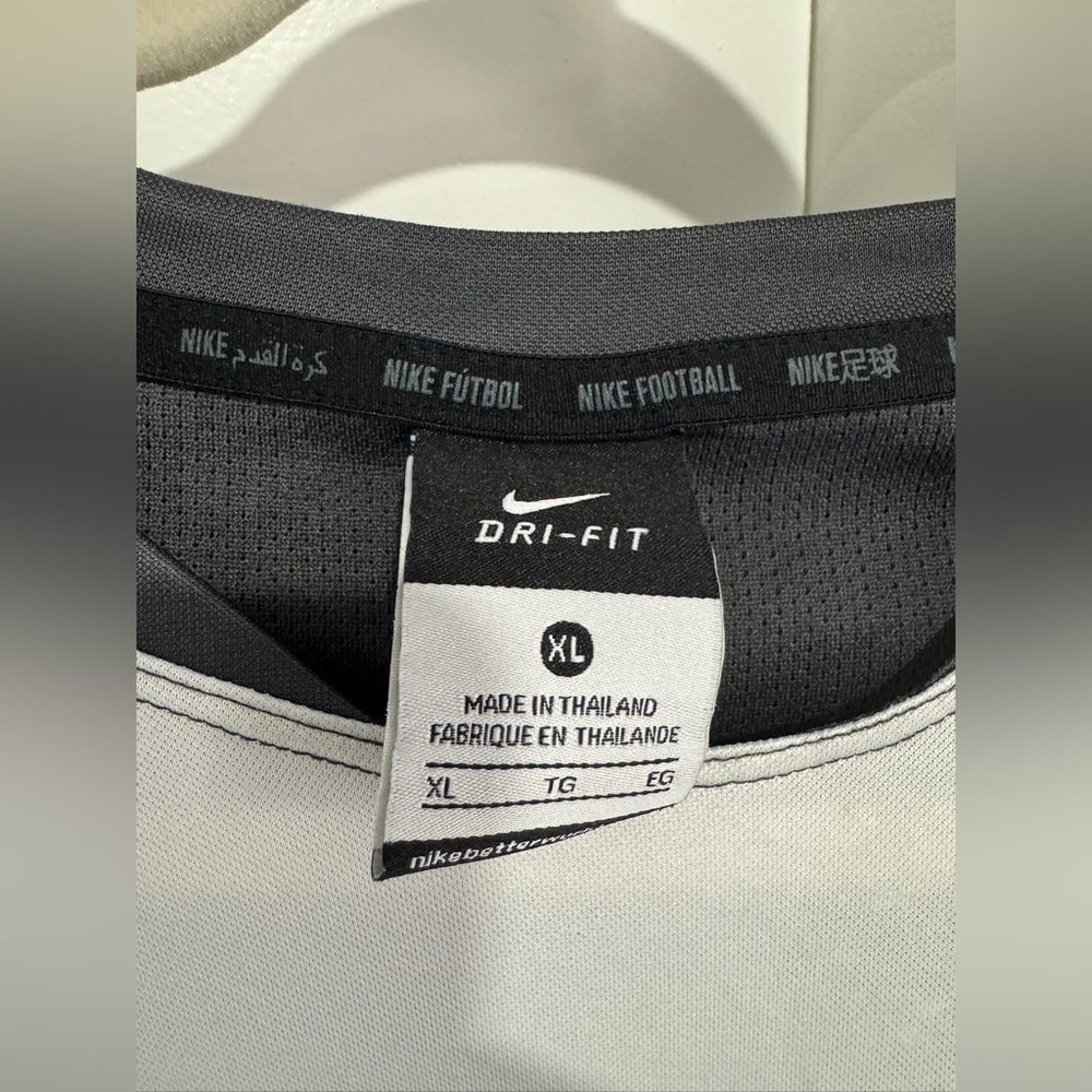 ⭐️SOLD⭐️ Men’s Black, White, and Gray Nike Team Dri-Fit Soccer Jersey - Picture 6 of 6